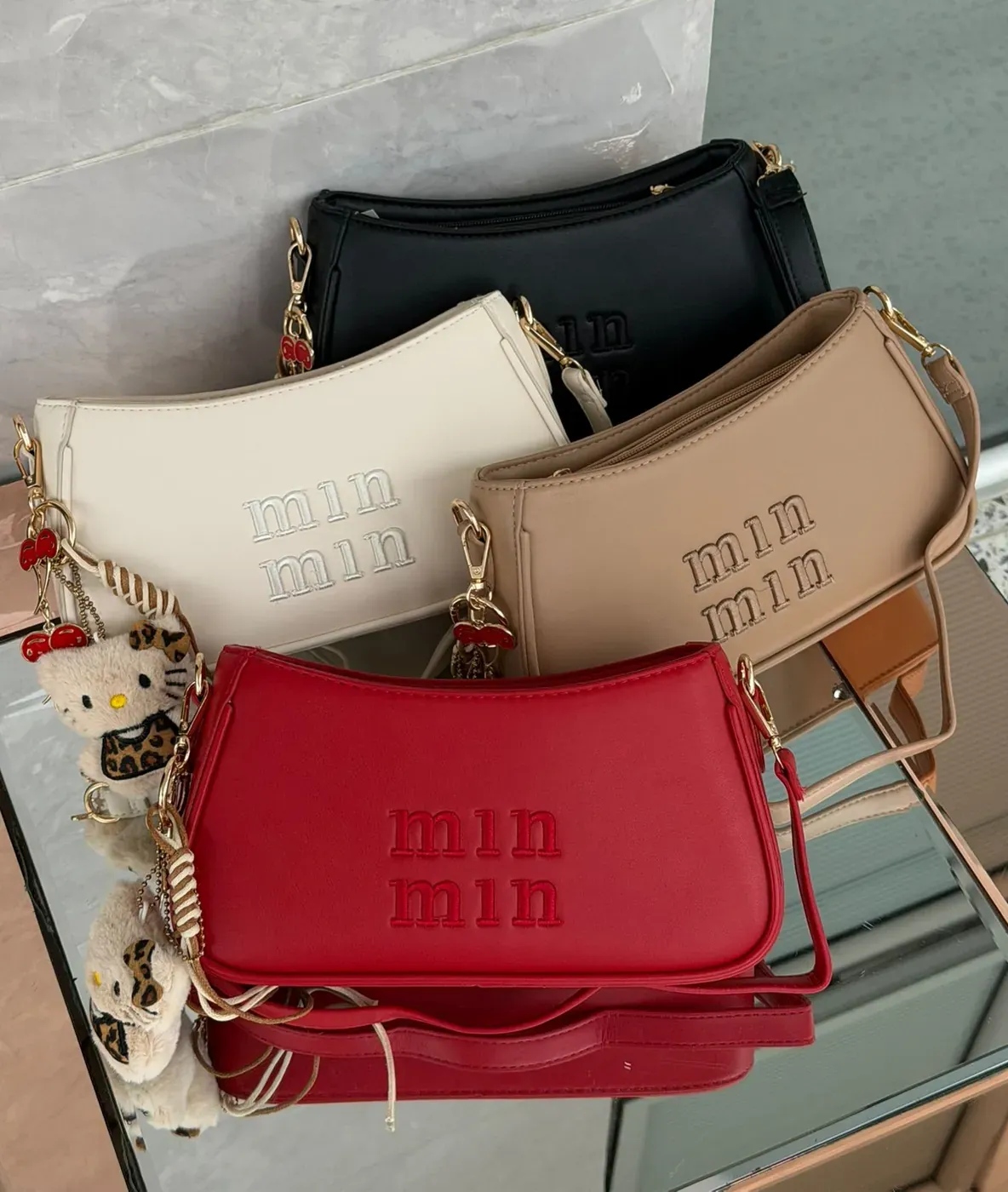 Cartera Min Min Cereza, foto 4 de 5
